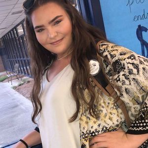 Meet your Posher, Celena kiera